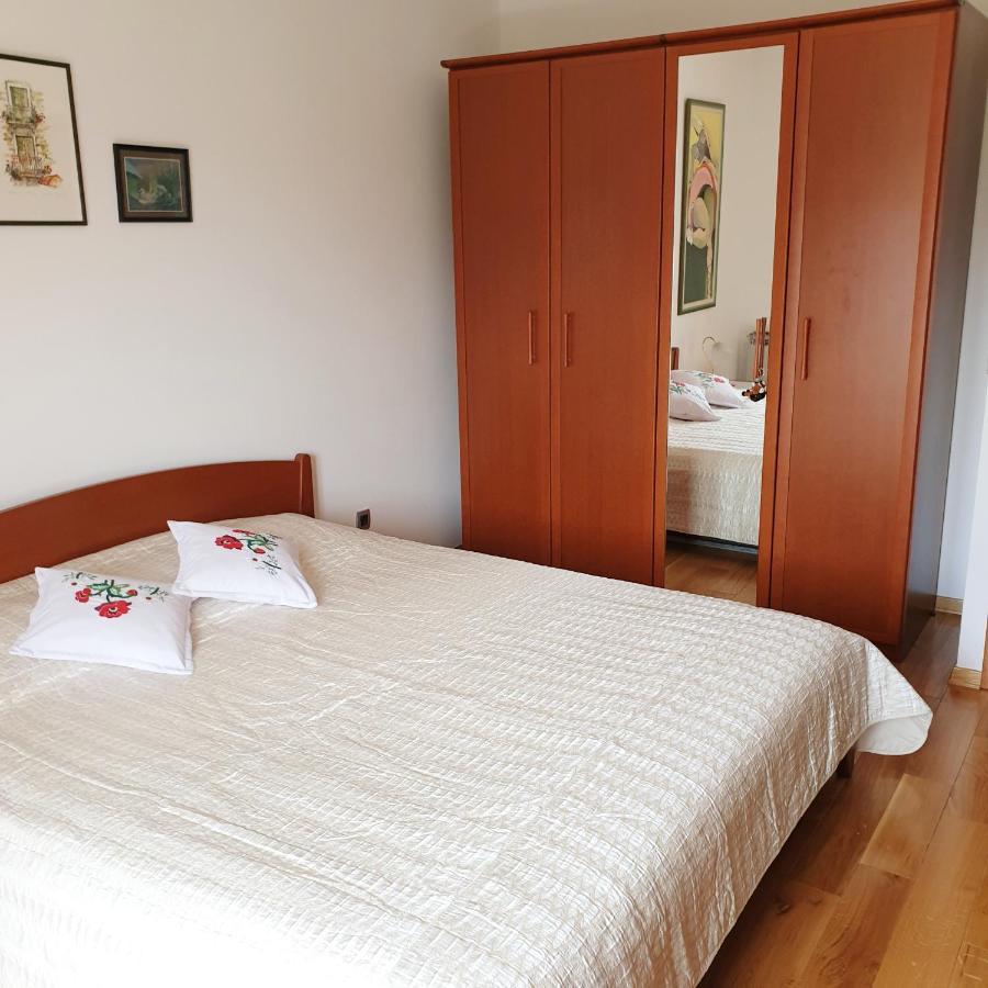 Fili Daire Vodice Dış mekan fotoğraf